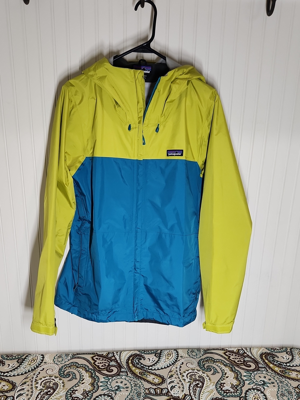 Women's Patagonia Lime Green and Teal Two-Tone Hooded Rain Jacket